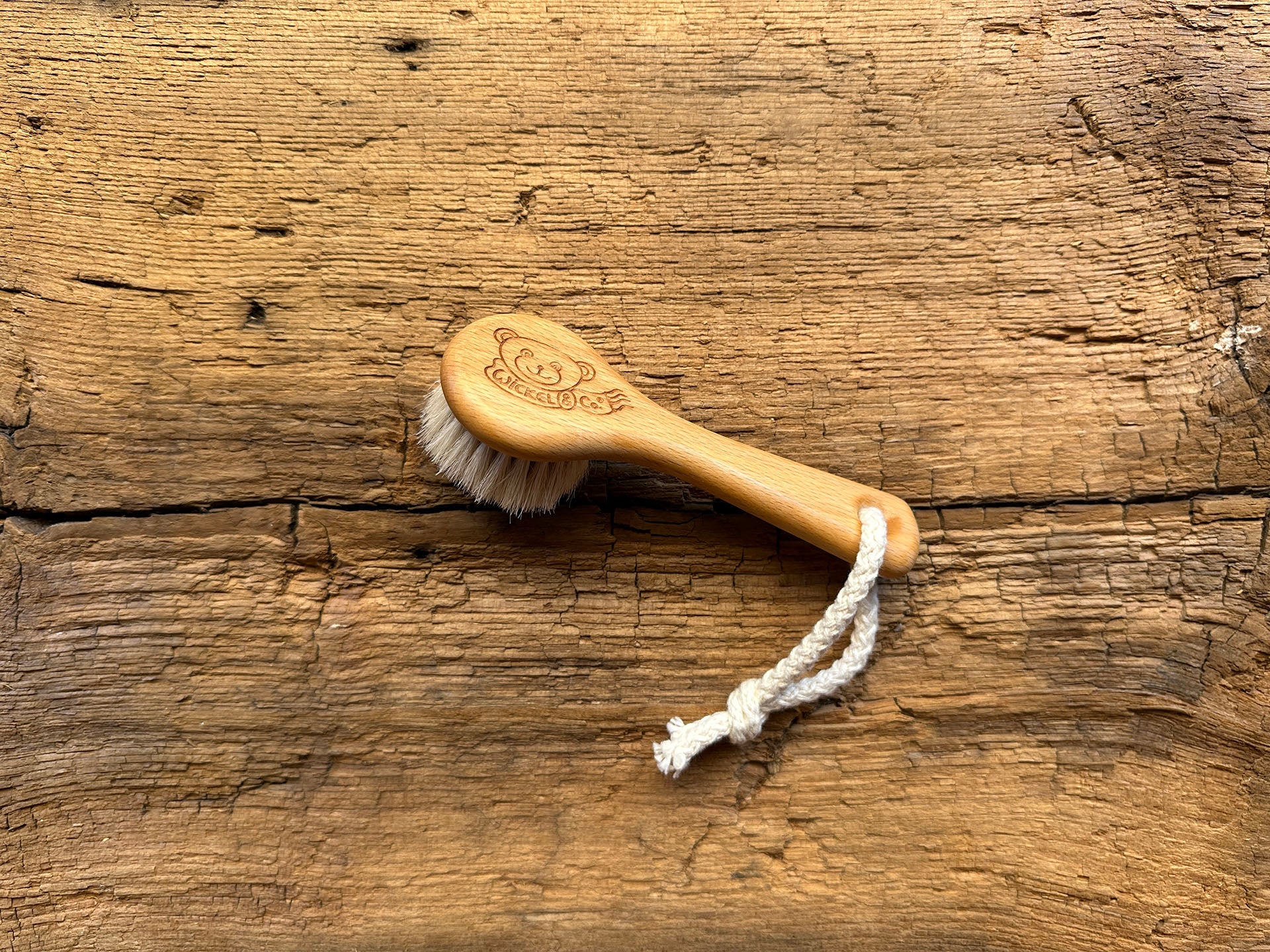 Dry brushes