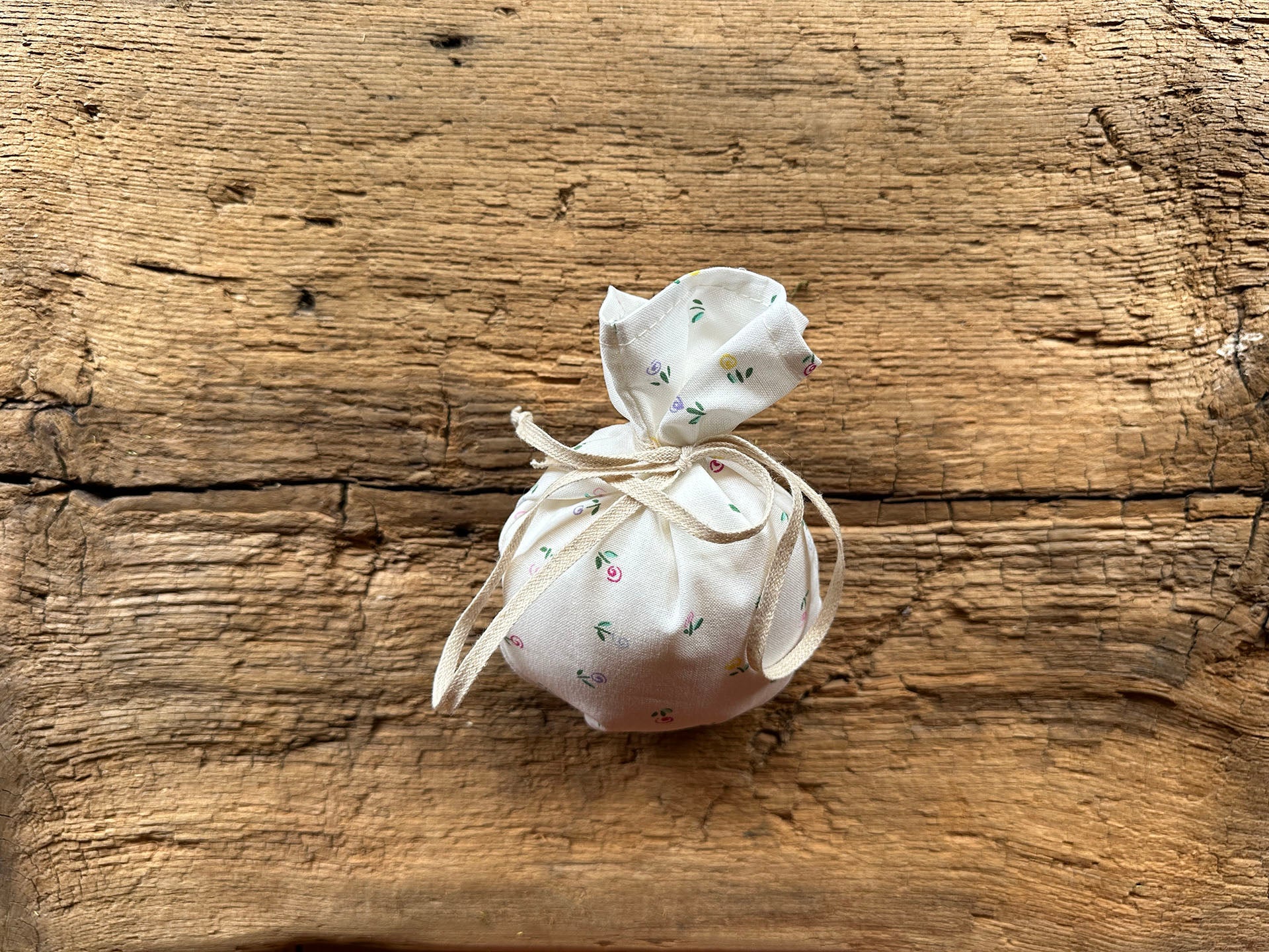 Aroma and herb pouches