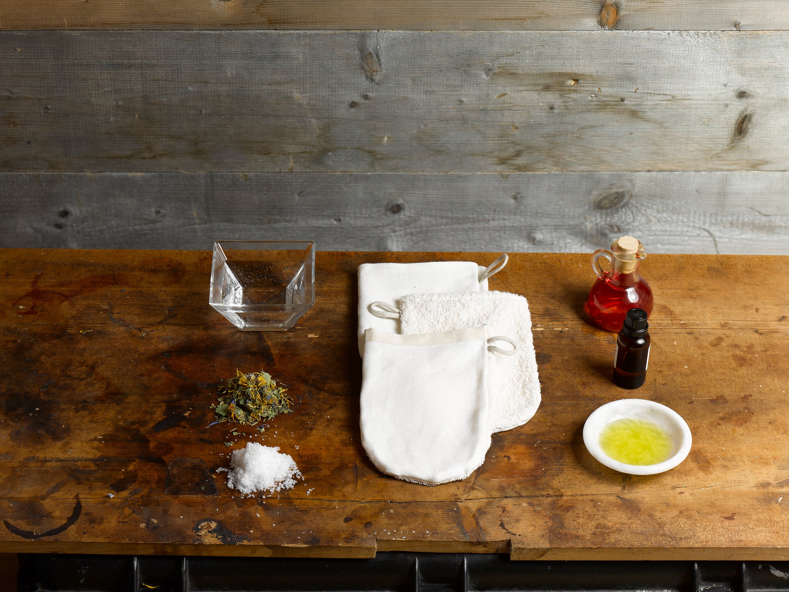 Linen washing glove